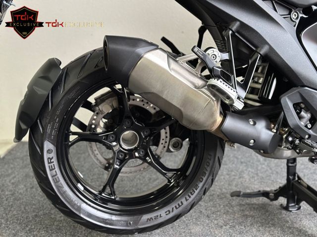 bmw - r-1300-gs-triple-black