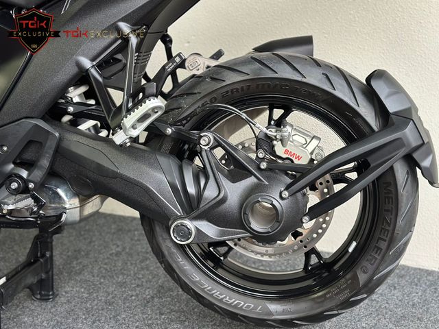 bmw - r-1300-gs-triple-black