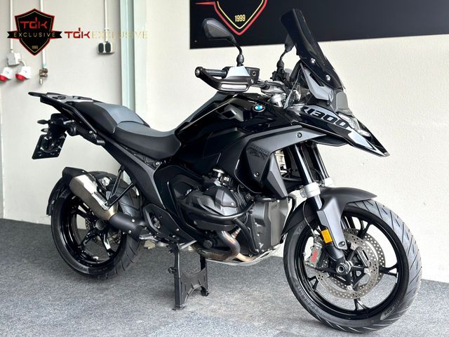 bmw - r-1300-gs-triple-black