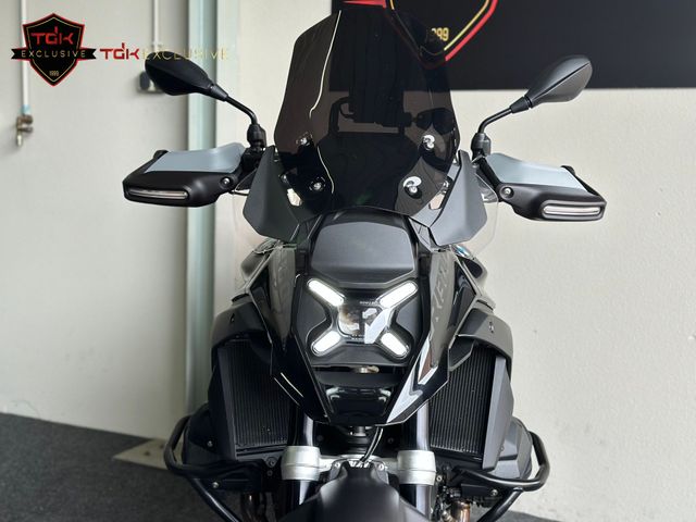 bmw - r-1300-gs-triple-black