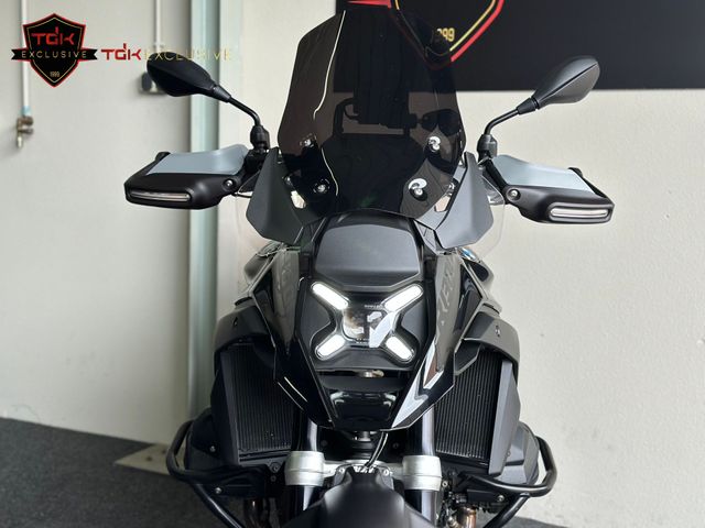 bmw - r-1300-gs-triple-black