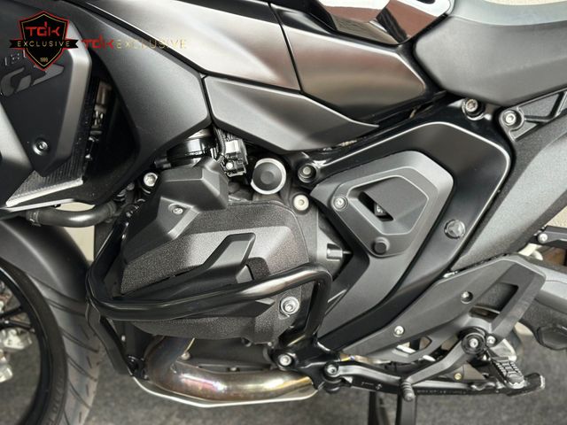 bmw - r-1300-gs-triple-black
