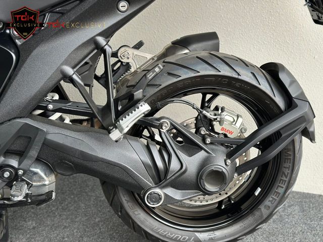 bmw - r-1300-gs-triple-black