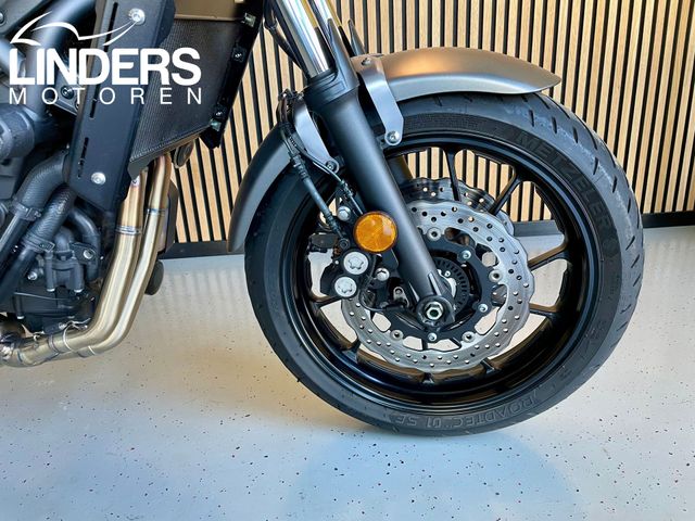 yamaha - xsr-700-abs