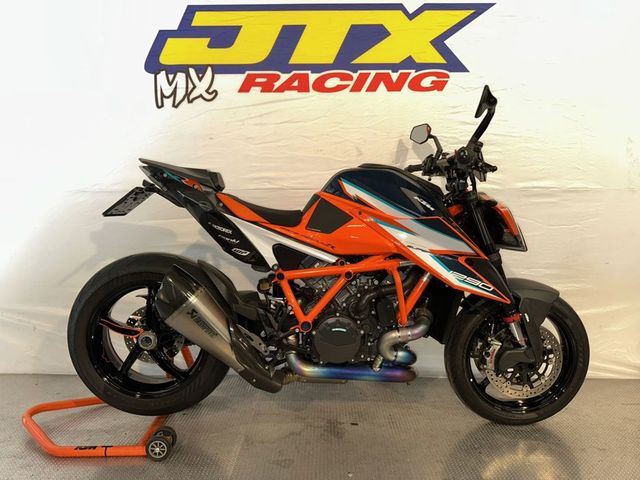 ktm - 1290-super-duke-r
