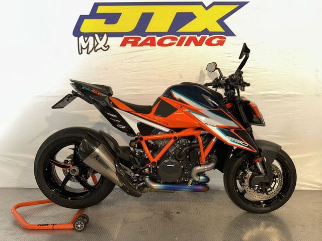 ktm - 1290-super-duke-r