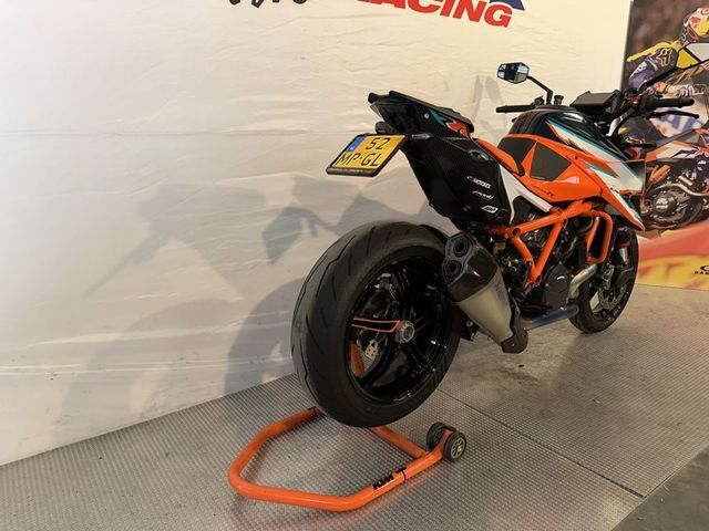 ktm - 1290-super-duke-r