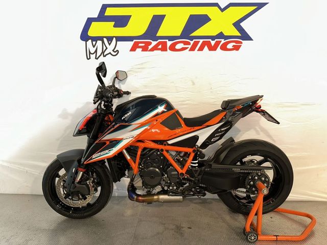 ktm - 1290-super-duke-r