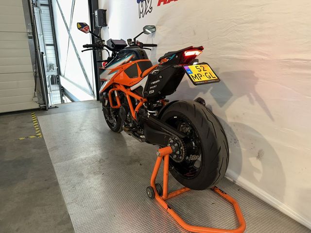 ktm - 1290-super-duke-r