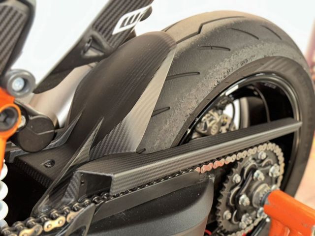 ktm - 1290-super-duke-r
