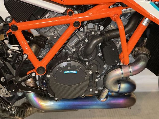 ktm - 1290-super-duke-r