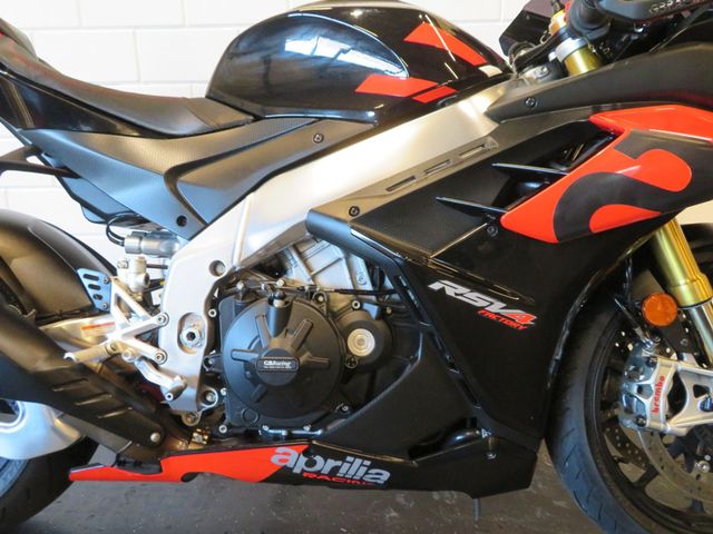 aprilia - rsv-4-factory-aprc