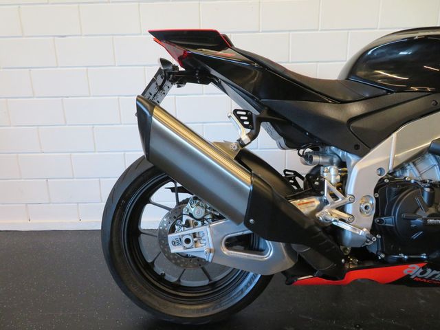aprilia - rsv-4-factory-aprc