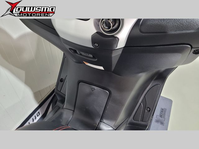 yamaha - x-max-250-abs