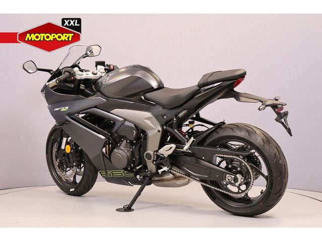 triumph - daytona-660