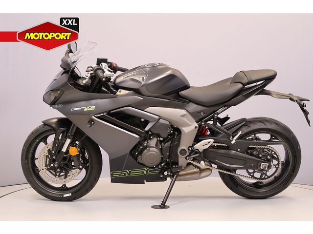 triumph - daytona-660
