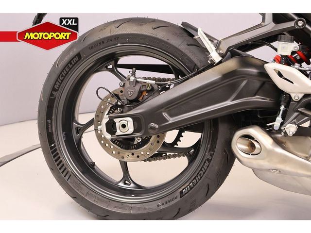 triumph - daytona-660