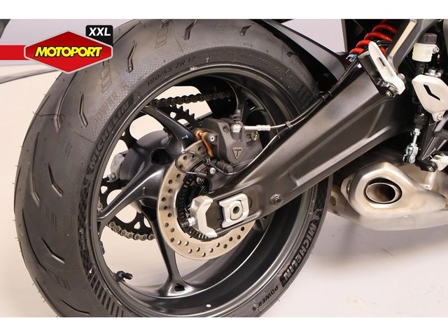 triumph - daytona-660
