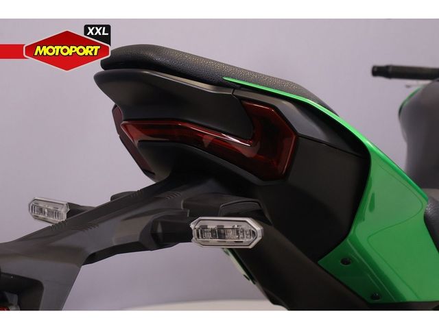 kawasaki - z900