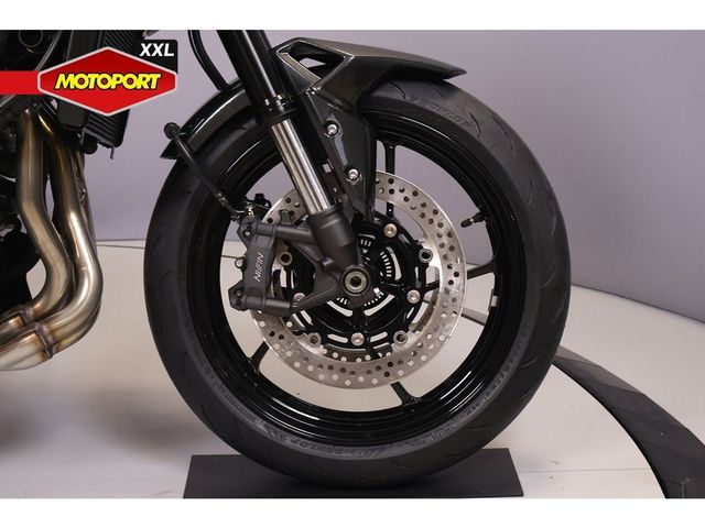 kawasaki - z900