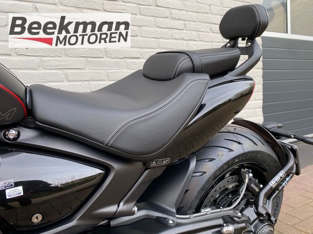 triumph - rocket-3-storm-gt