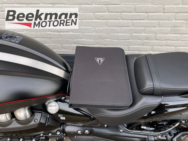 triumph - rocket-3-storm-gt