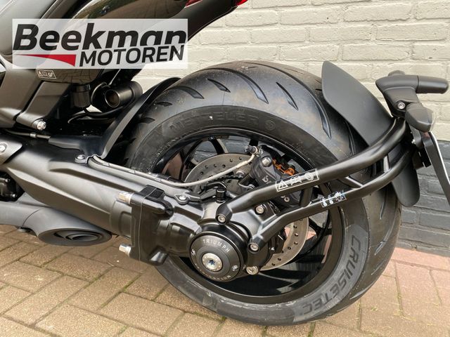 triumph - rocket-3-storm-gt