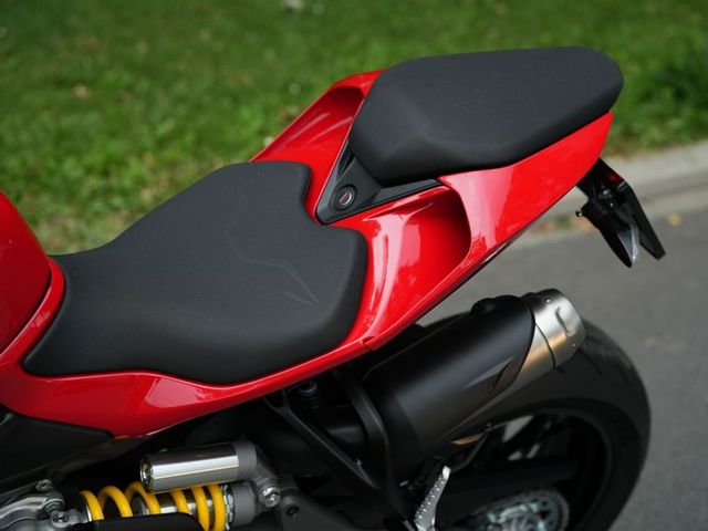ducati - streetfighter-v2