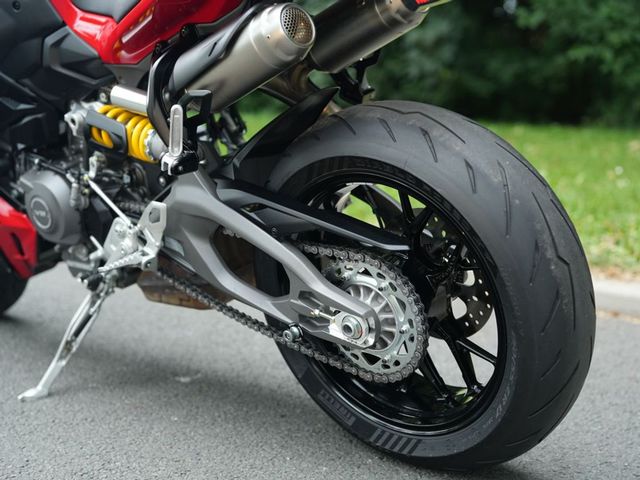 ducati - streetfighter-v2