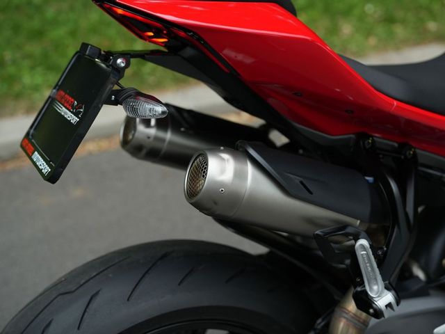 ducati - streetfighter-v2