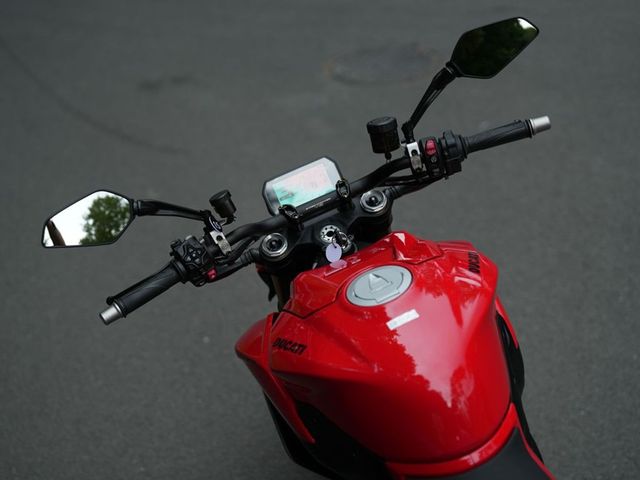 ducati - streetfighter-v2