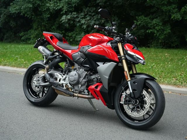ducati - streetfighter-v2