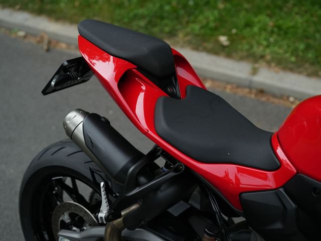 ducati - streetfighter-v2