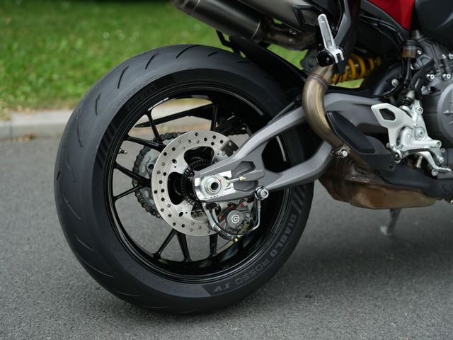 ducati - streetfighter-v2