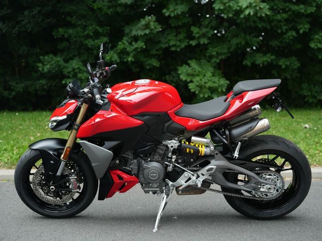 ducati - streetfighter-v2