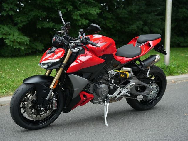 ducati - streetfighter-v2