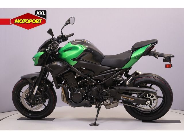 kawasaki - z900