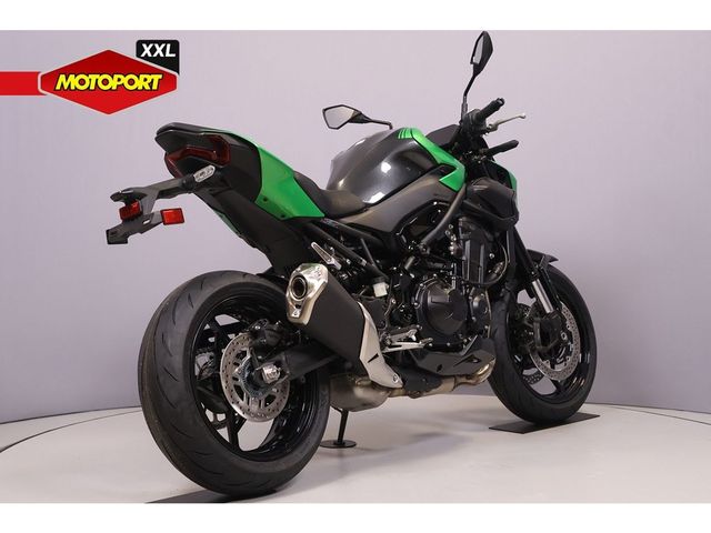 kawasaki - z900