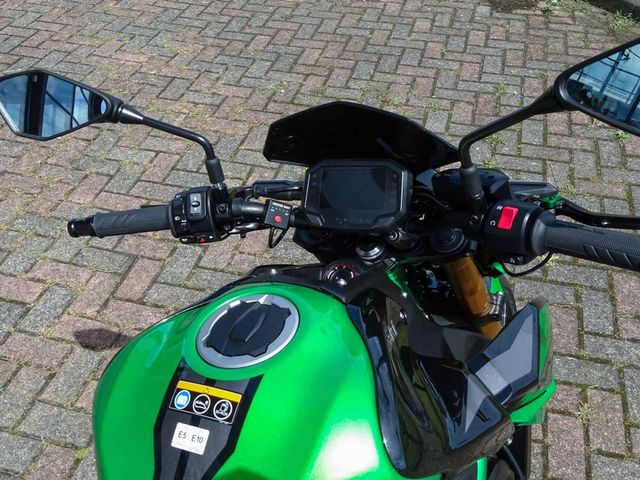 kawasaki - z900
