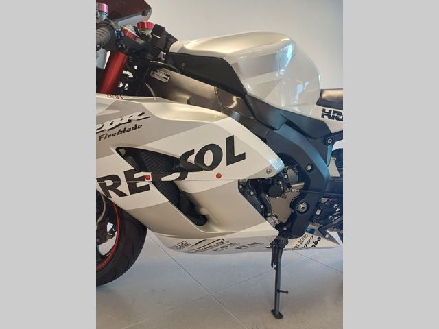 honda - cbr-1000-rr-fireblade
