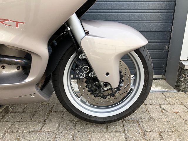 bmw - r-1100-rt