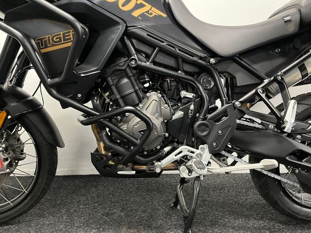 triumph - tiger-900-bond-edition