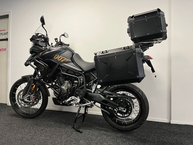 triumph - tiger-900-bond-edition