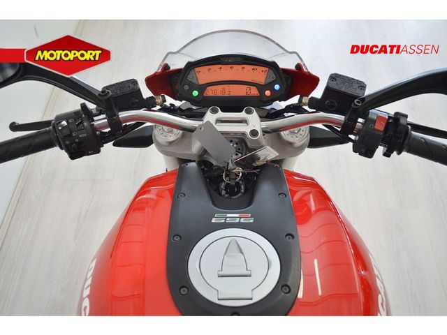 ducati - monster-696
