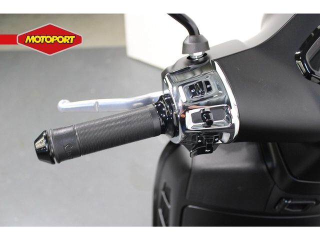 vespa - gts-300-super-sport