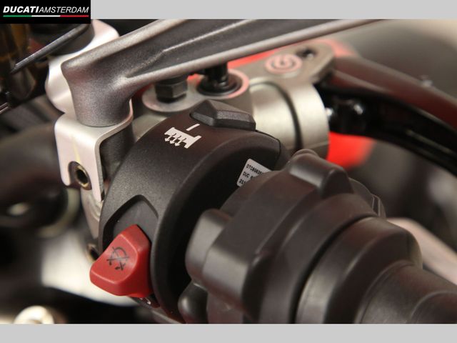 ducati - streetfighter-v4