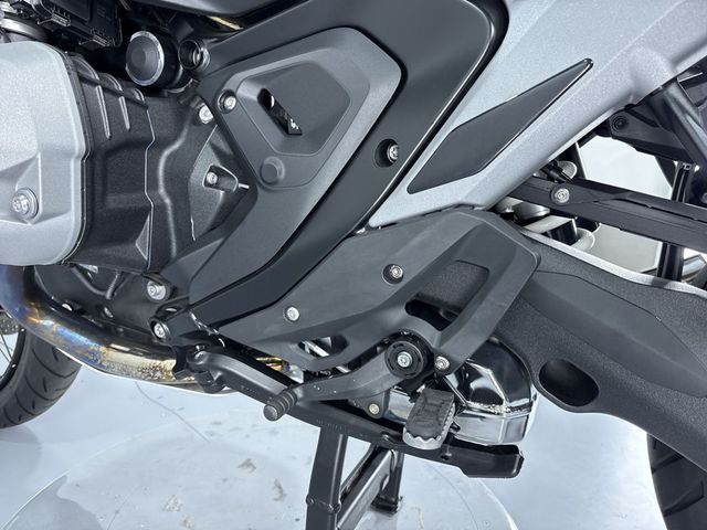 bmw - r-1300-gs