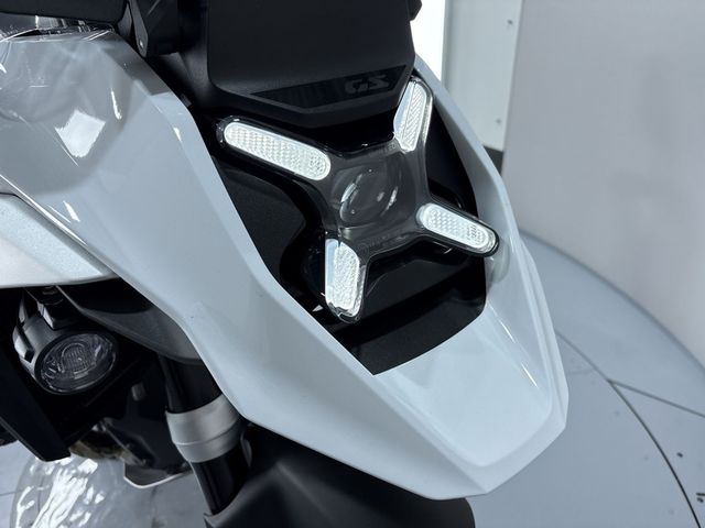 bmw - r-1300-gs