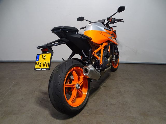 ktm - 1290-super-duke-r