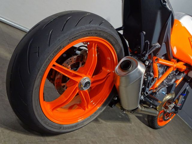 ktm - 1290-super-duke-r